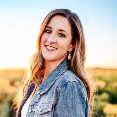 Dr. Kelli Evans, DVM